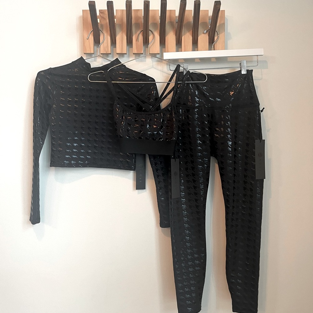 NWT Noli Houndstooth 3-piece set.  SIZE SMALL 0-2